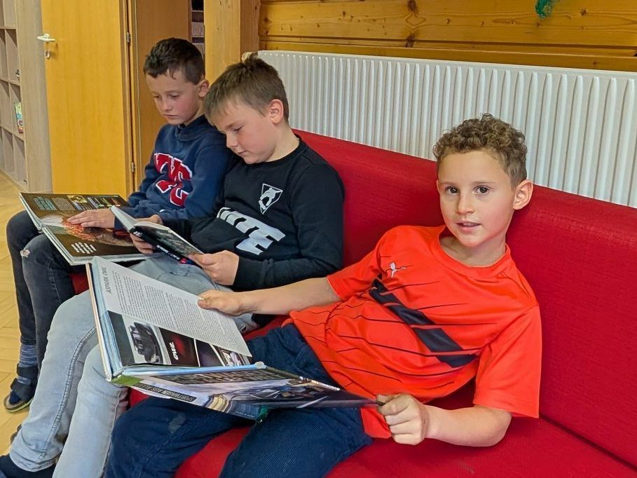 Kehlegger-Sch-ler-lesen-f-r-kranke-Kinder