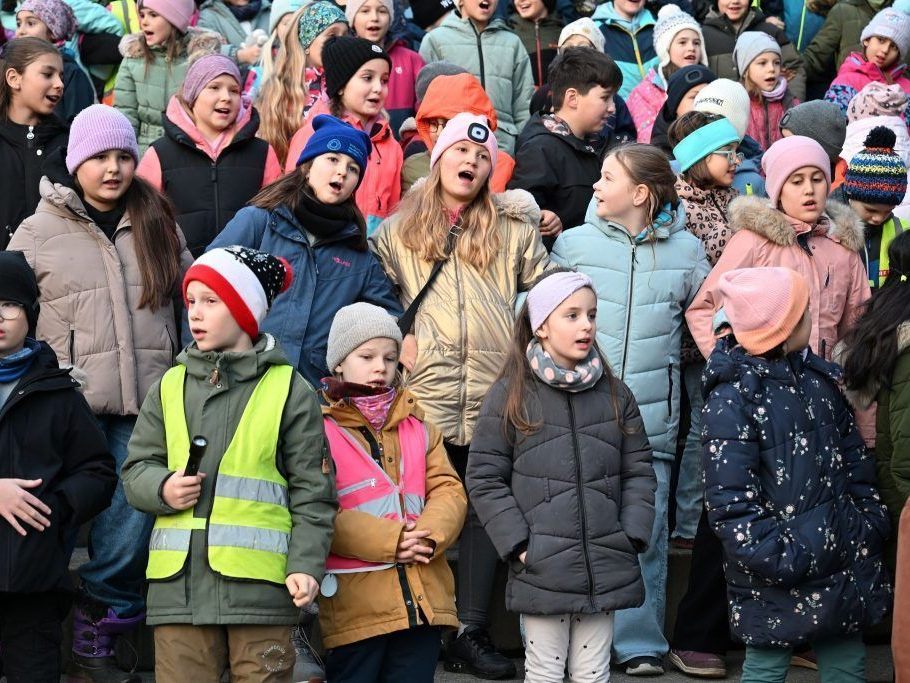 Wenn-250-Kinder-aus-voller-Brust-singen