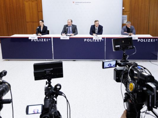 Mann-gestand-T-tung-von-junger-Frau-vor-8-Jahren