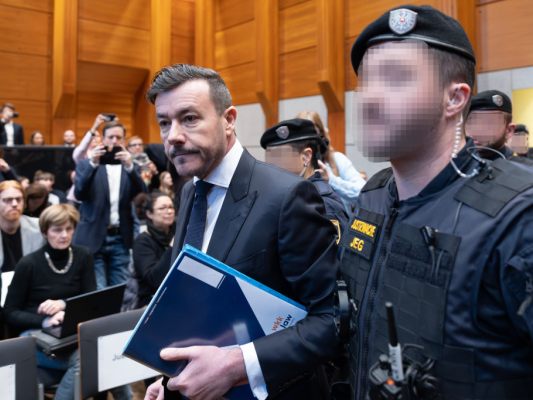 Ren-Benko-und-Ehefrau-in-Innsbruck-vor-Gericht