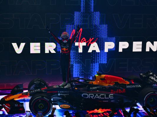 max-verstappen-siegt-in-katar-die-formel-1-wm-bleibt-spannend