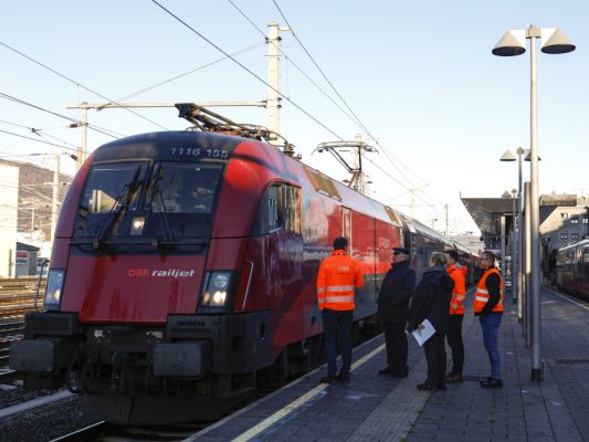 Koralmbahn-startete-mit-Festakten-in-Graz-und-Klagenfurt