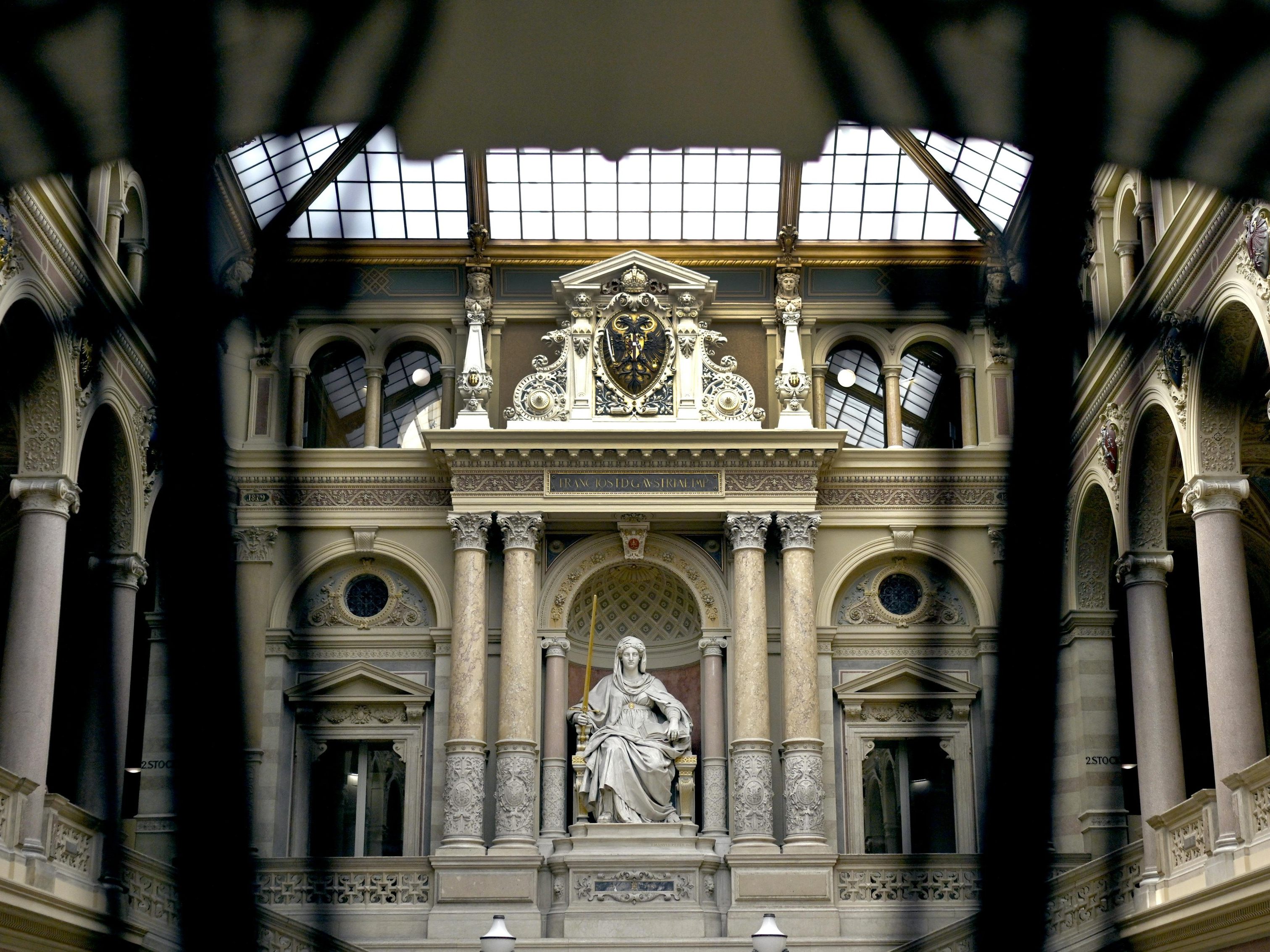 OLG prüft Anklage wegen Foltervorwürfen