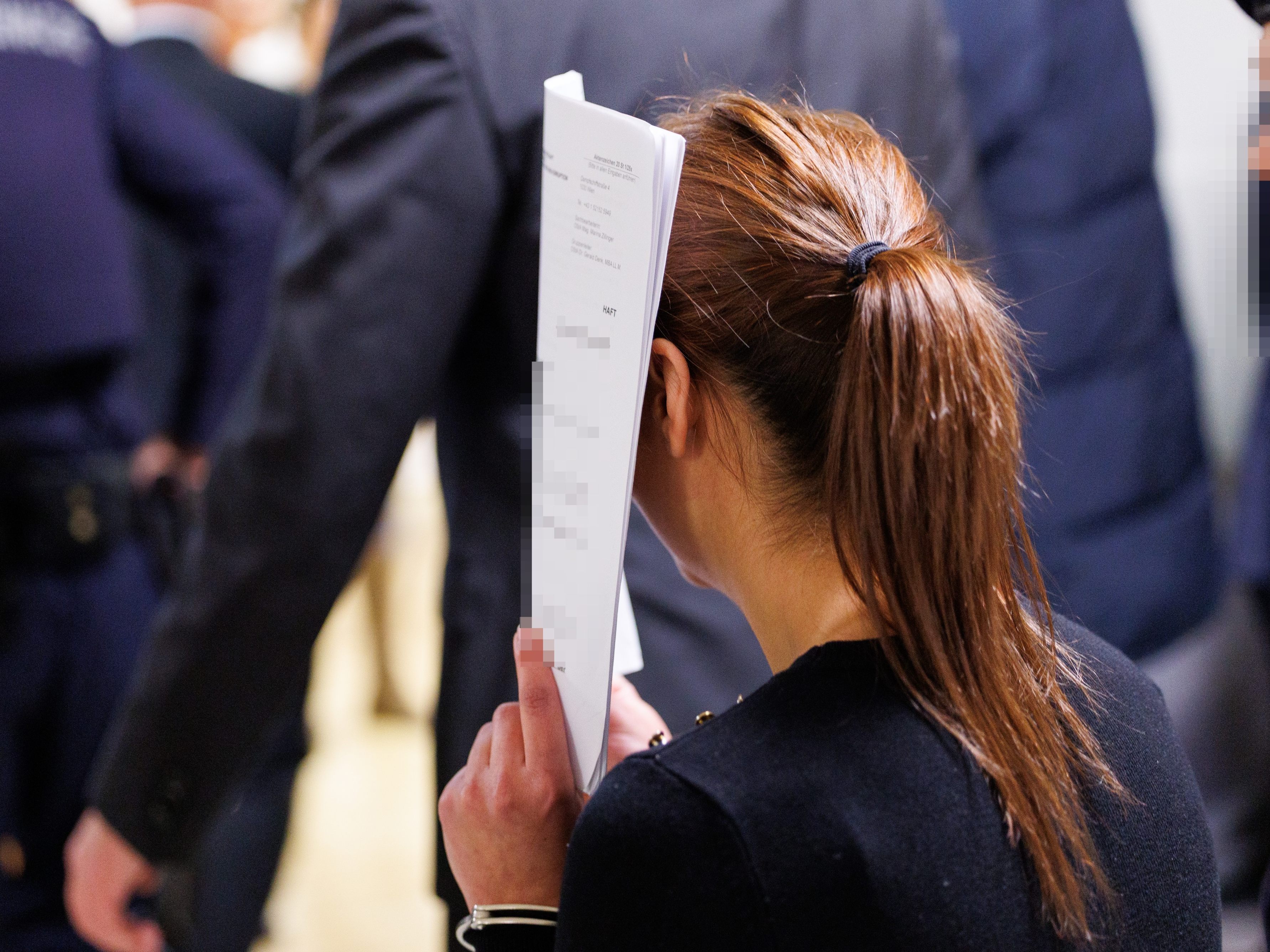 -jung-schamanin-wegen-okkult-betrug-verurteilt-vier-jahre-haft