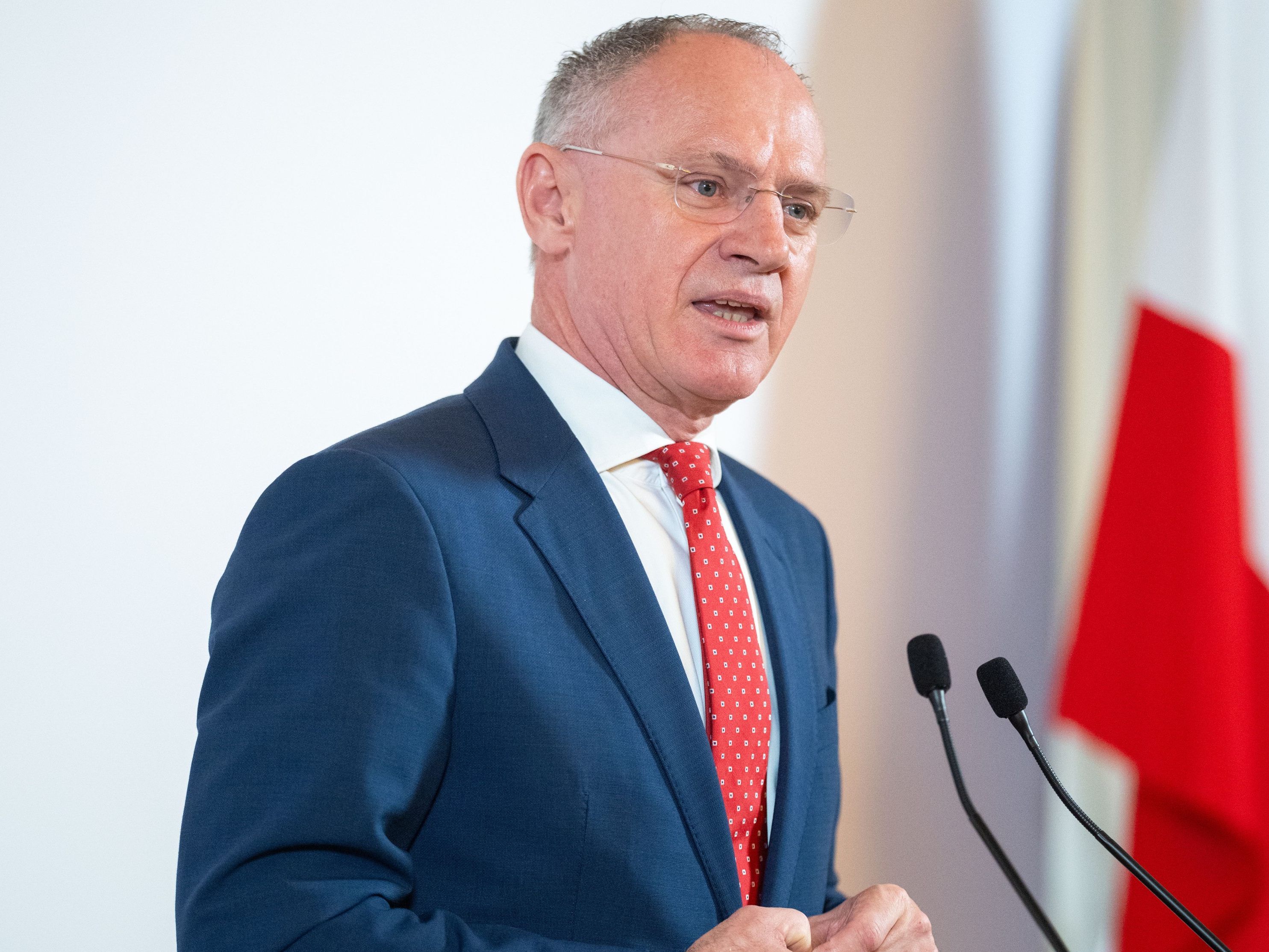 EU-versch-rft-Asylpolitik-Neue-Regeln-f-r-Abschiebungen-beschlossen