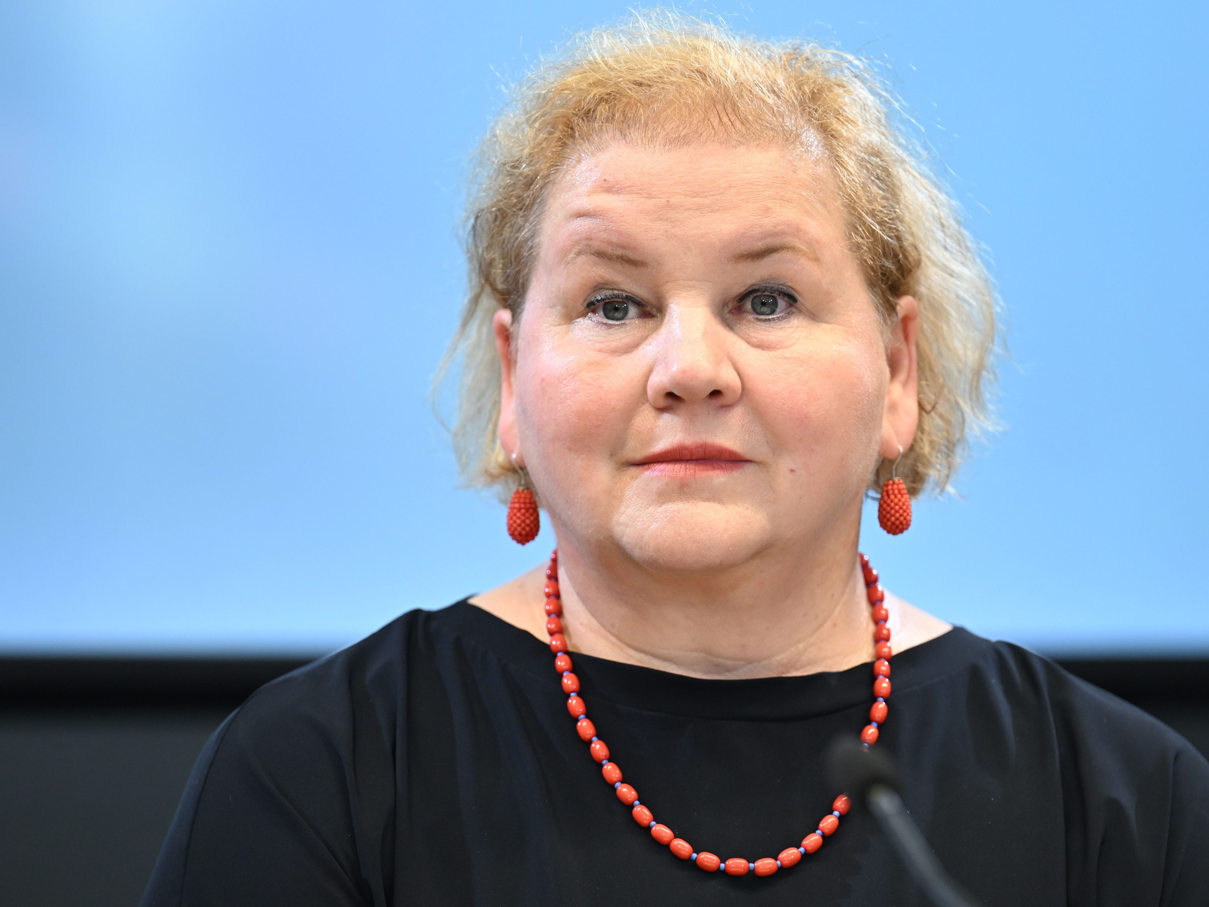 nach-oecd-bericht-schumann-k-ndigt-gesundheitsreformen-an