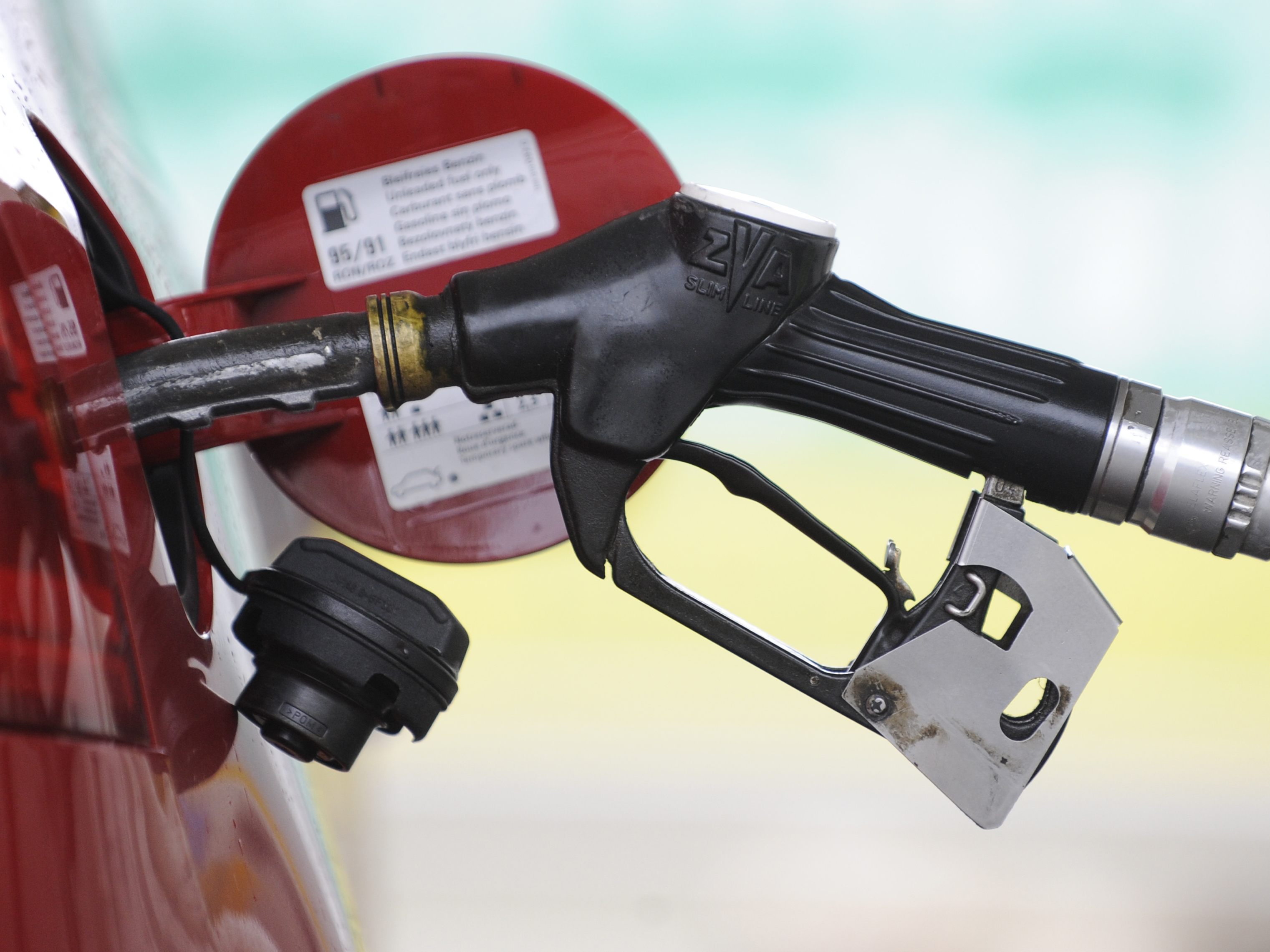 Preisexplosion-an-der-Zapfs-ule-Spritpreise-wieder-stark-gestiegen