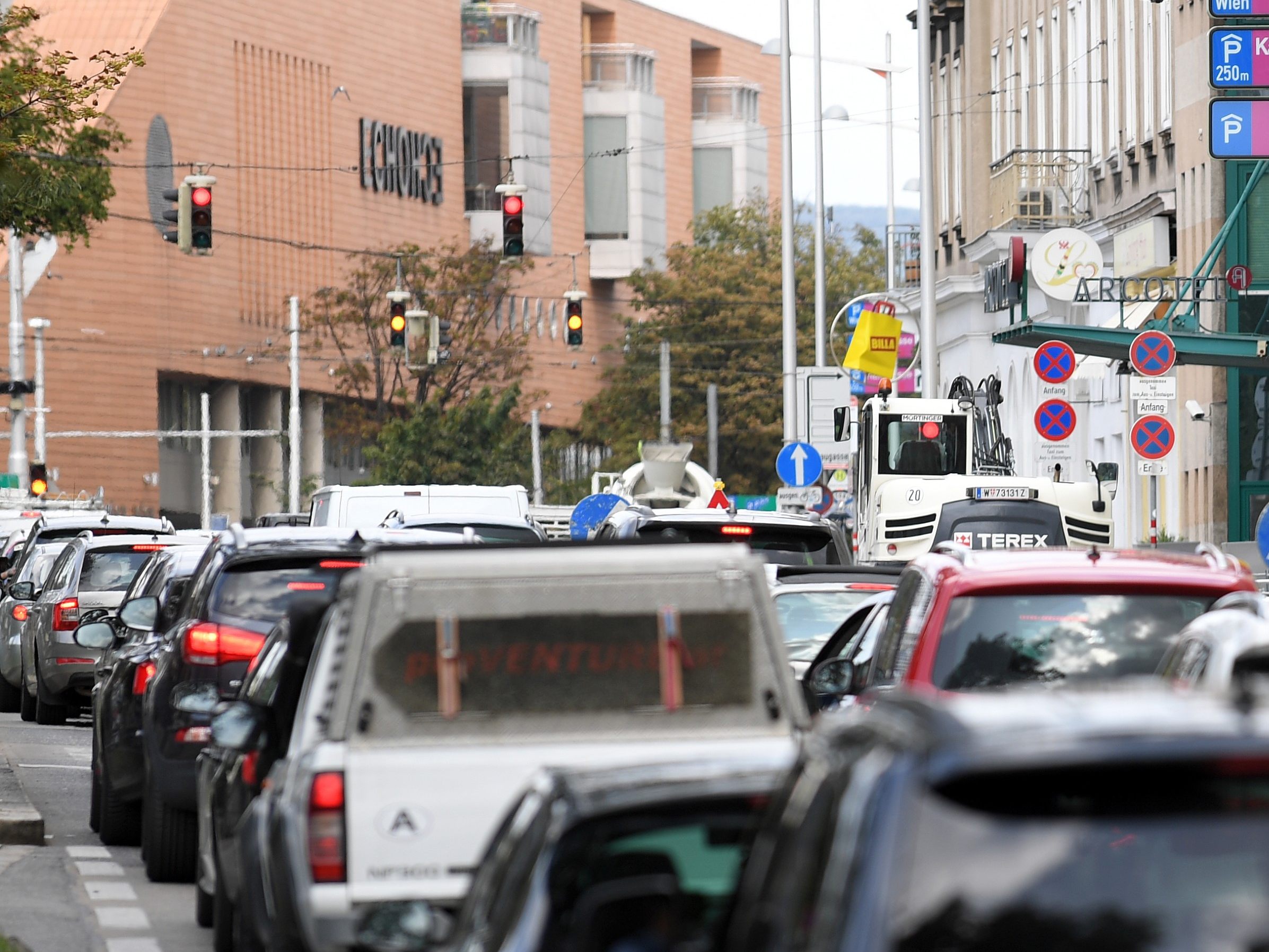 Einkaufssamstag-038-Stadthallen-Events-ARB-warnt-vor-Stau-Wochenende-in-und-um-Wien