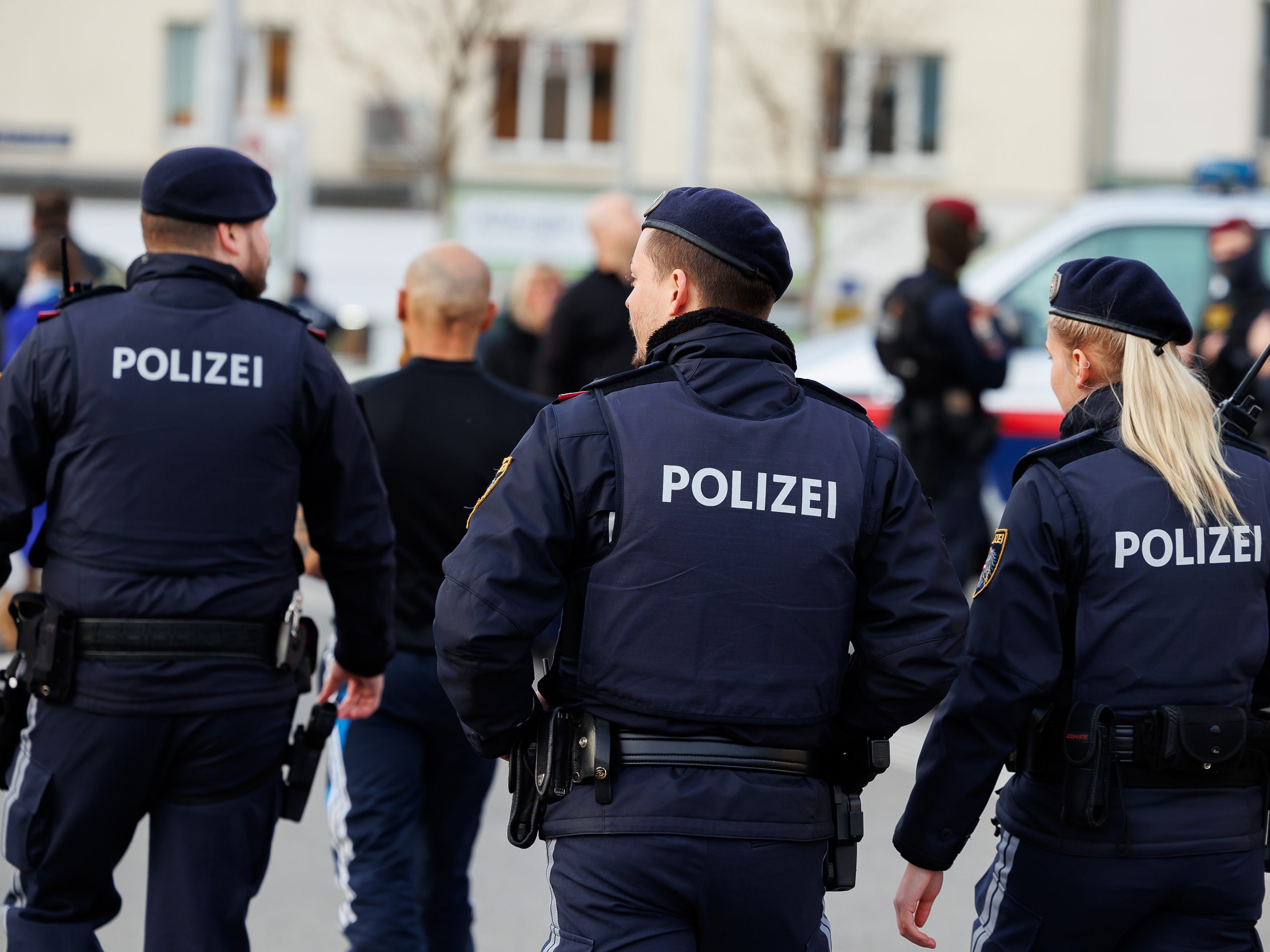 Raubserie-durch-Jugendbanden-in-Wien-Favoriten-gekl-rt