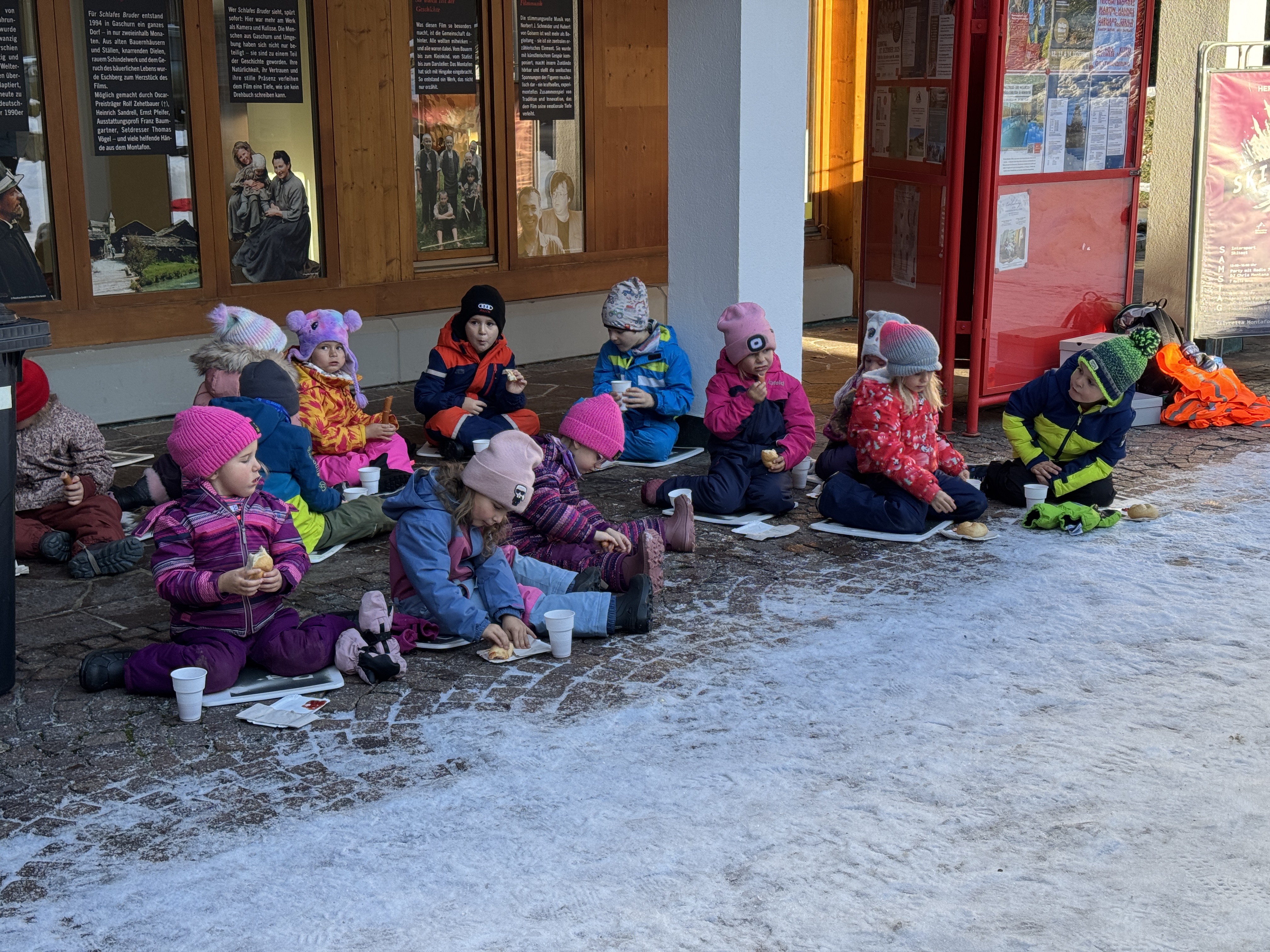Christbaum schmücken, Vorarlberg, Gaschurn, Kinder, Kindergarten, Spielgruppe, Famon