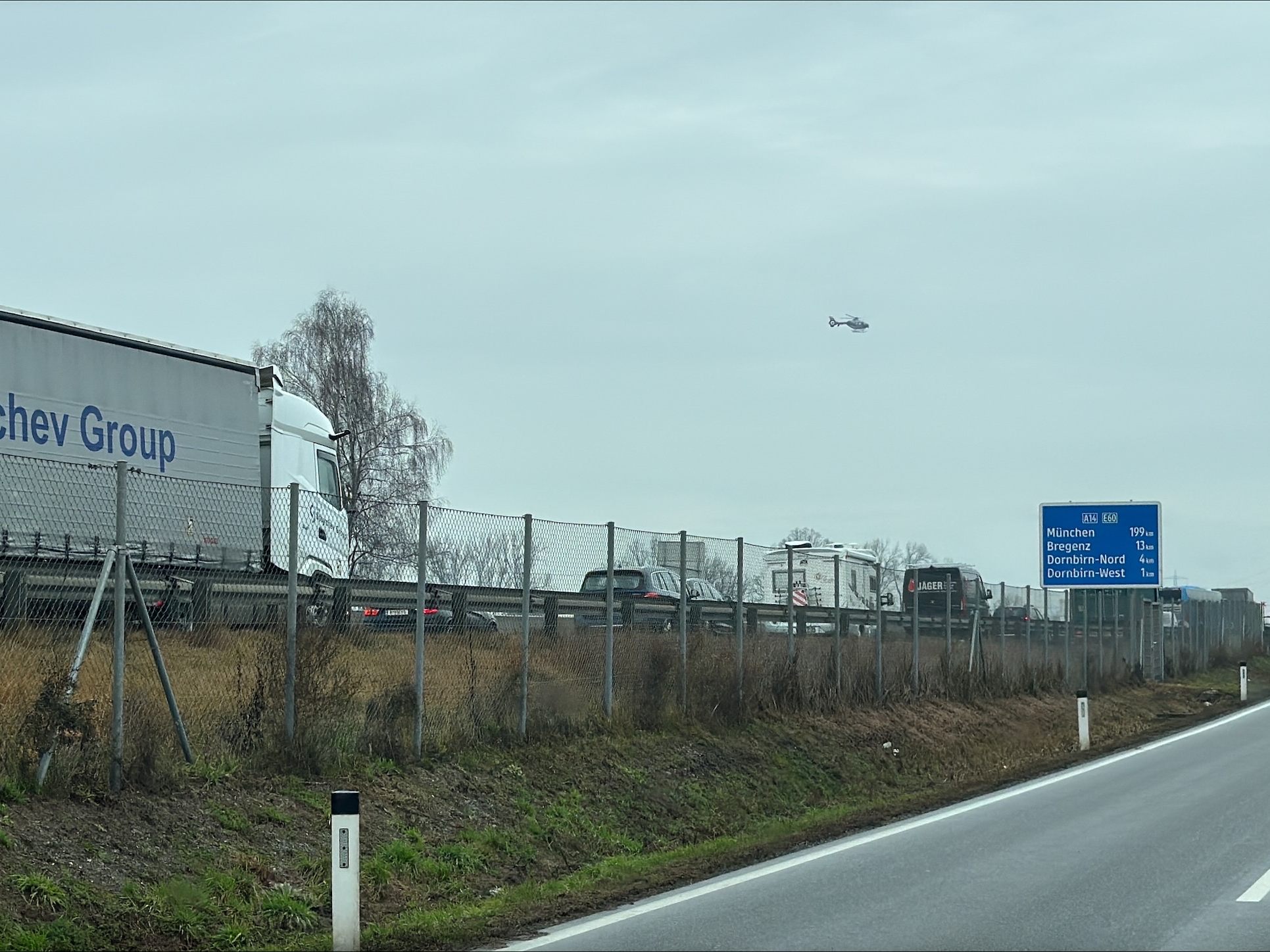 Auf der A14 kommt es nach einem Unfall aktuell zu Stau und Verzögerungen.