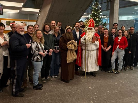 Nikolaus und Knecht Ruprecht machten im Rathaus Bludenz Station.