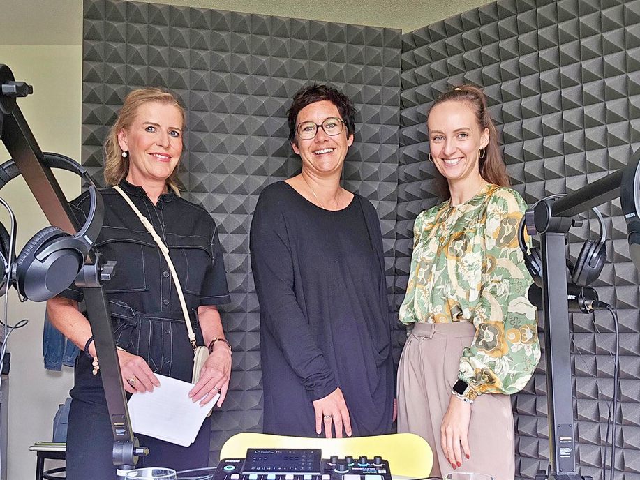 Christine Flatz-Posch und Tanja Schwärzler gehen mit Marlene Lienhart der Bedeutung des Themas „Bindung“ auf die Spur.