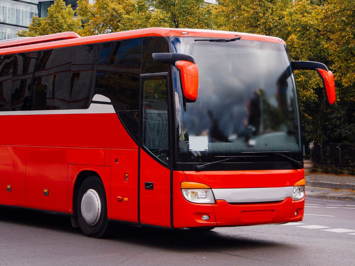 Mitten-in-der-Nacht-gestohlen-Luxus-Reisebus-verschwindet-spurlos