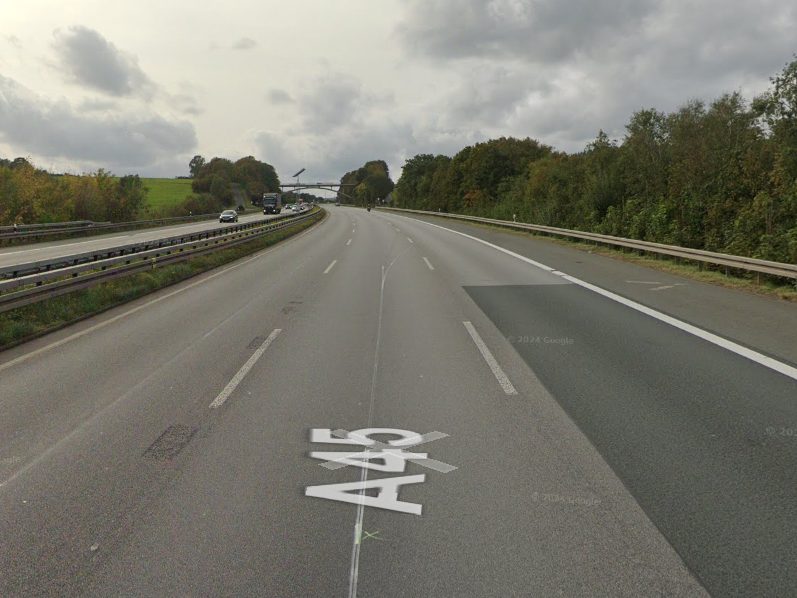 Nach dem Fund abgetrennter Hände an der A45 wurde nun eine weibliche Leiche entdeckt.