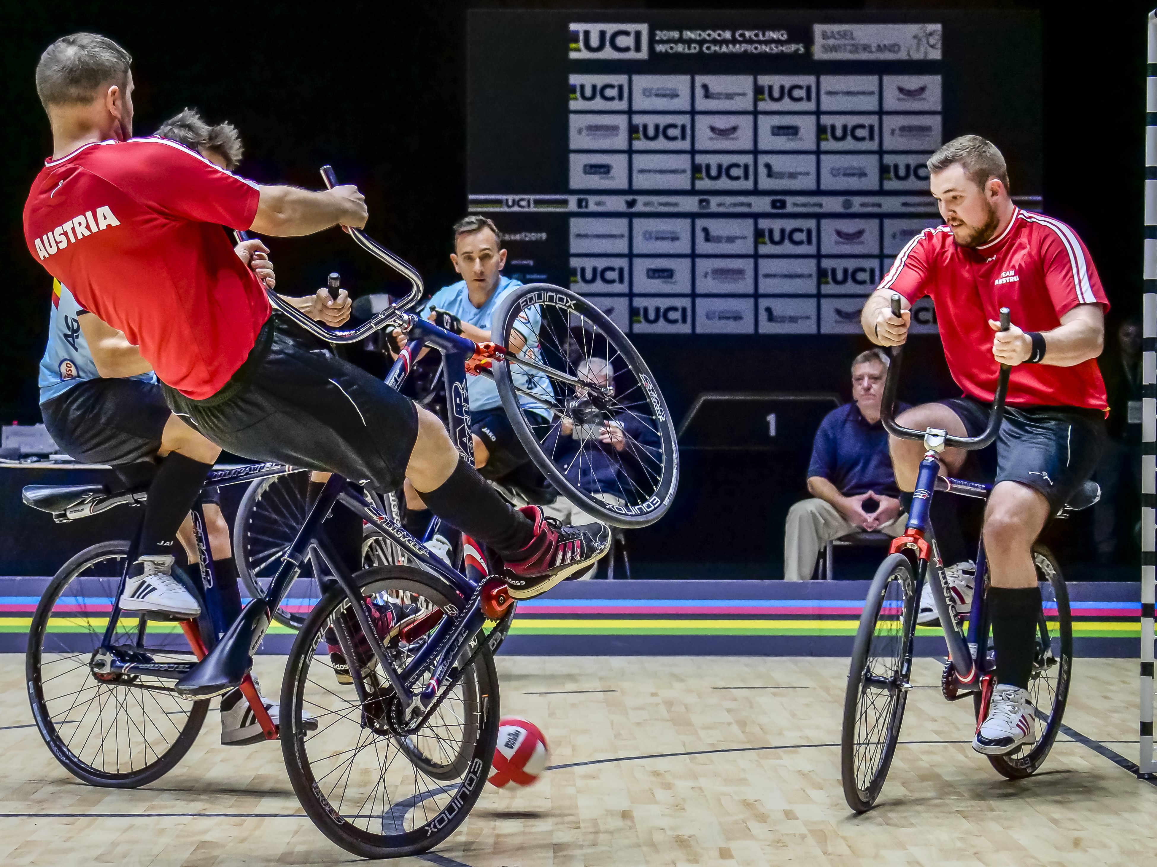 verletzungspech-vor-finale-schnetzer-k-mpft-sich-mit-br-ll-aufs-podest