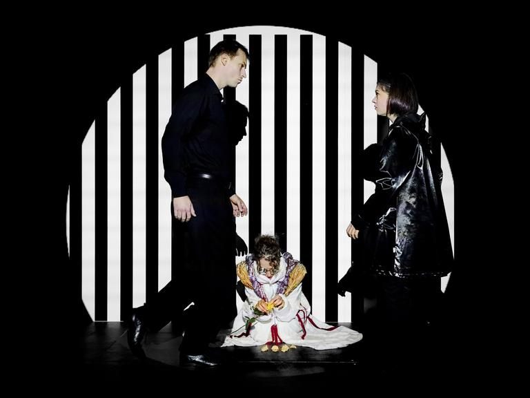 eine-rose-ist-eine-rose-ist-eine-rose