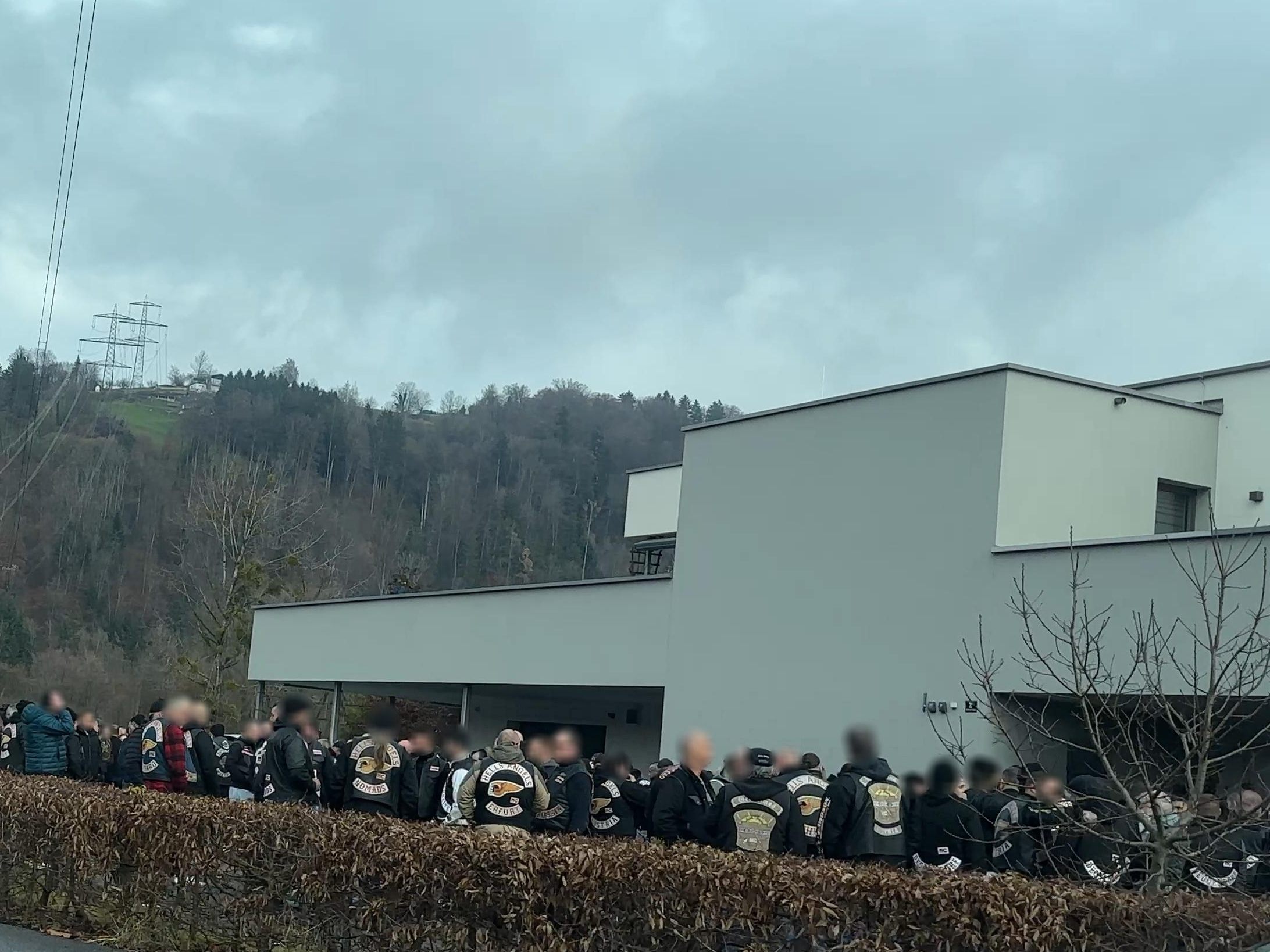 50-Jahre-im-Club-Hells-Angels-nehmen-in-Wolfurt-Abschied-von-quot-Sulpa-81-quot-