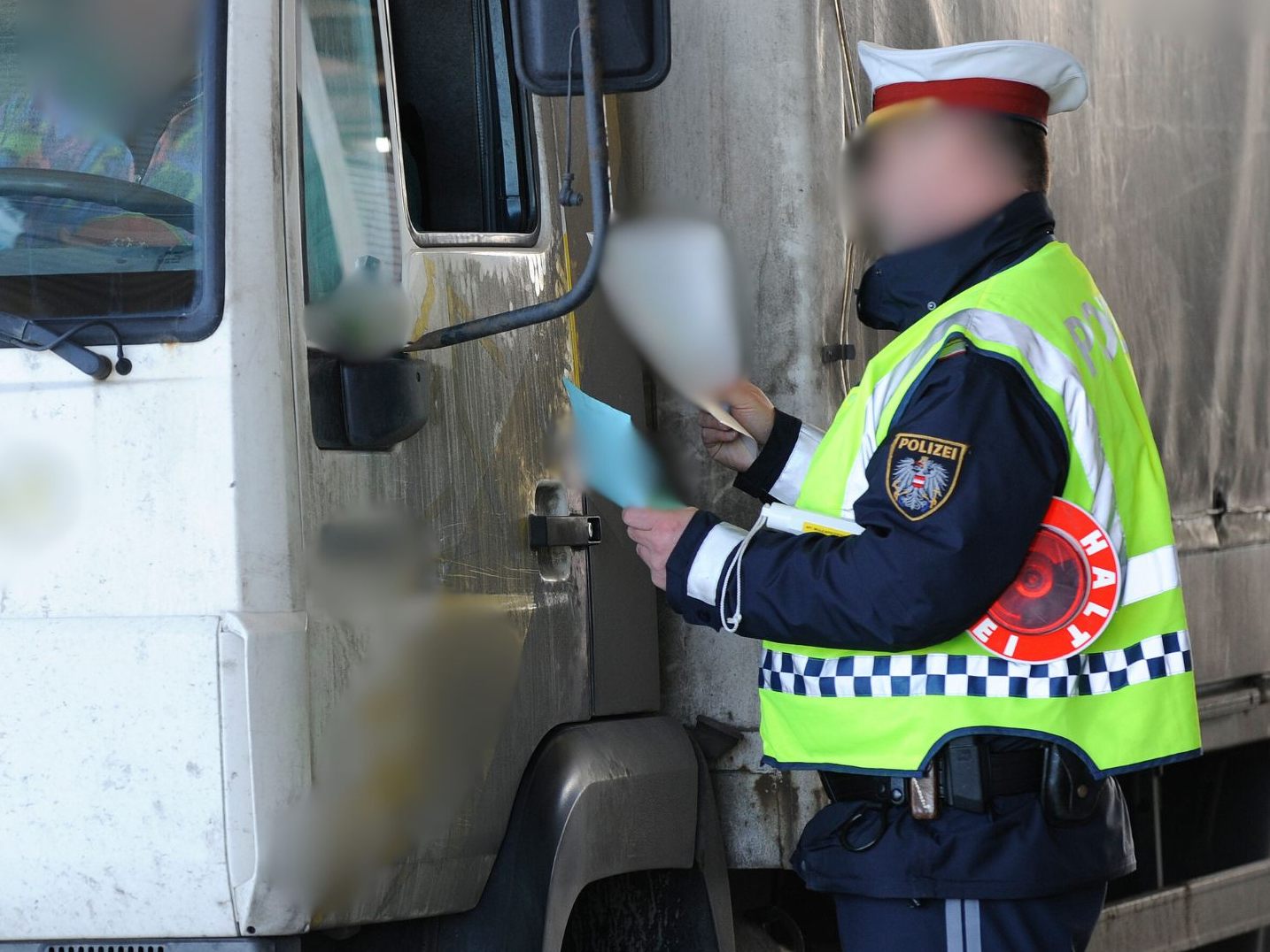Lkw-Lenker-fuhr-fast-50-Stunden-ohne-ausreichende-Ruhepause