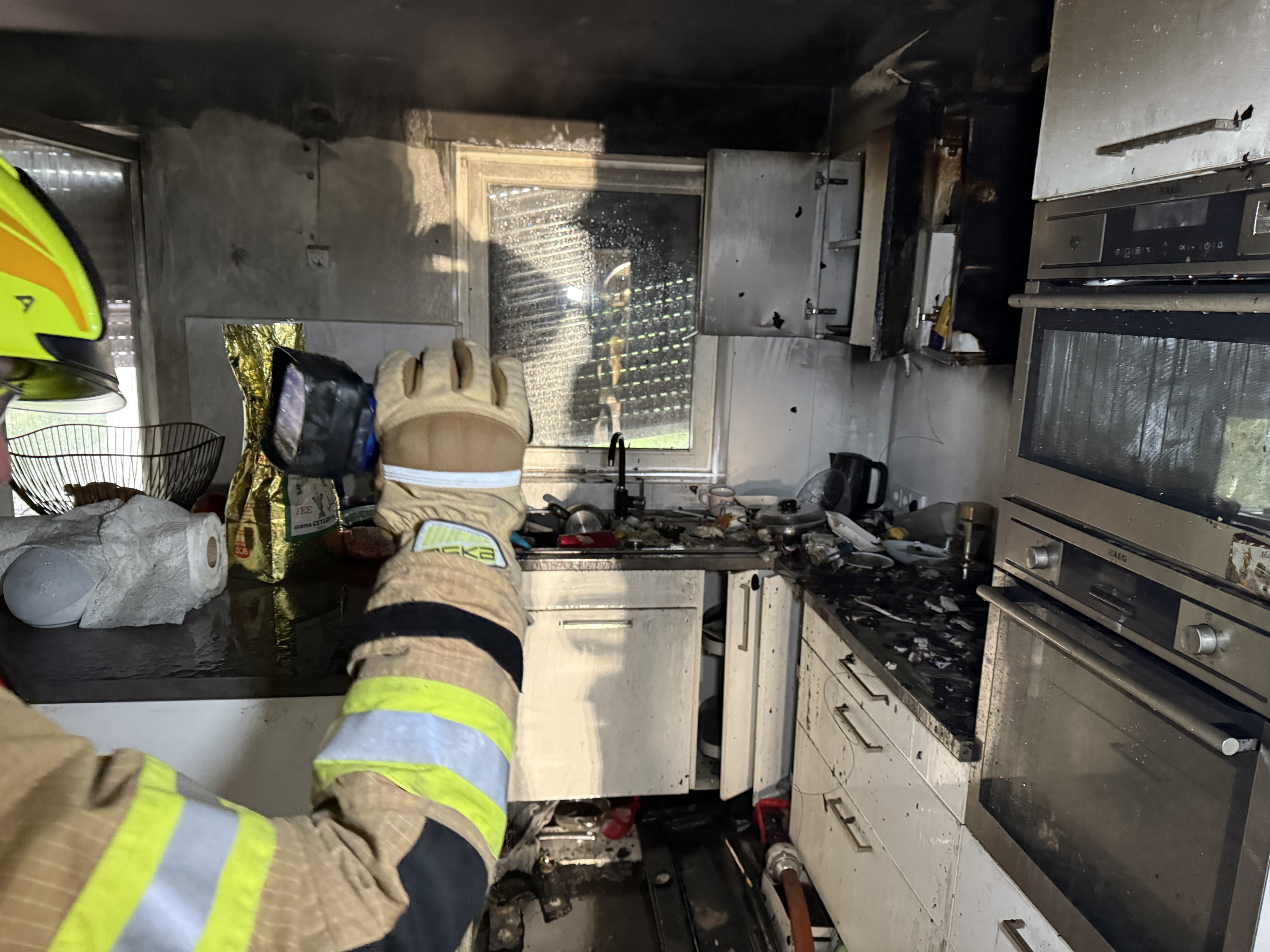 Drei Personen befanden sich zum Zeitpunkt des Brandes noch in der Wohnung.