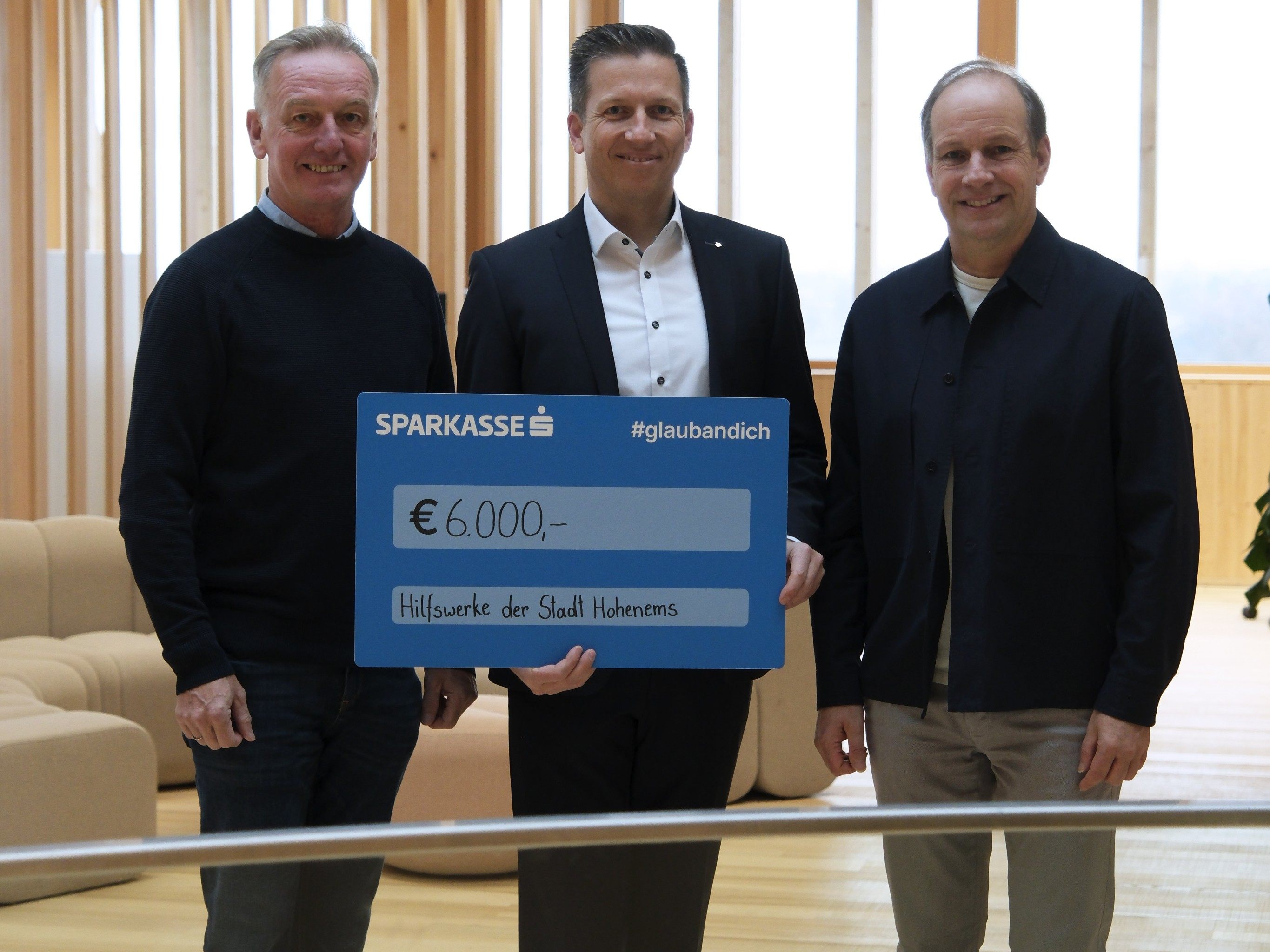 Mit-Herz-und-Verantwortung-Weihnachtsspende-der-Sparkasse