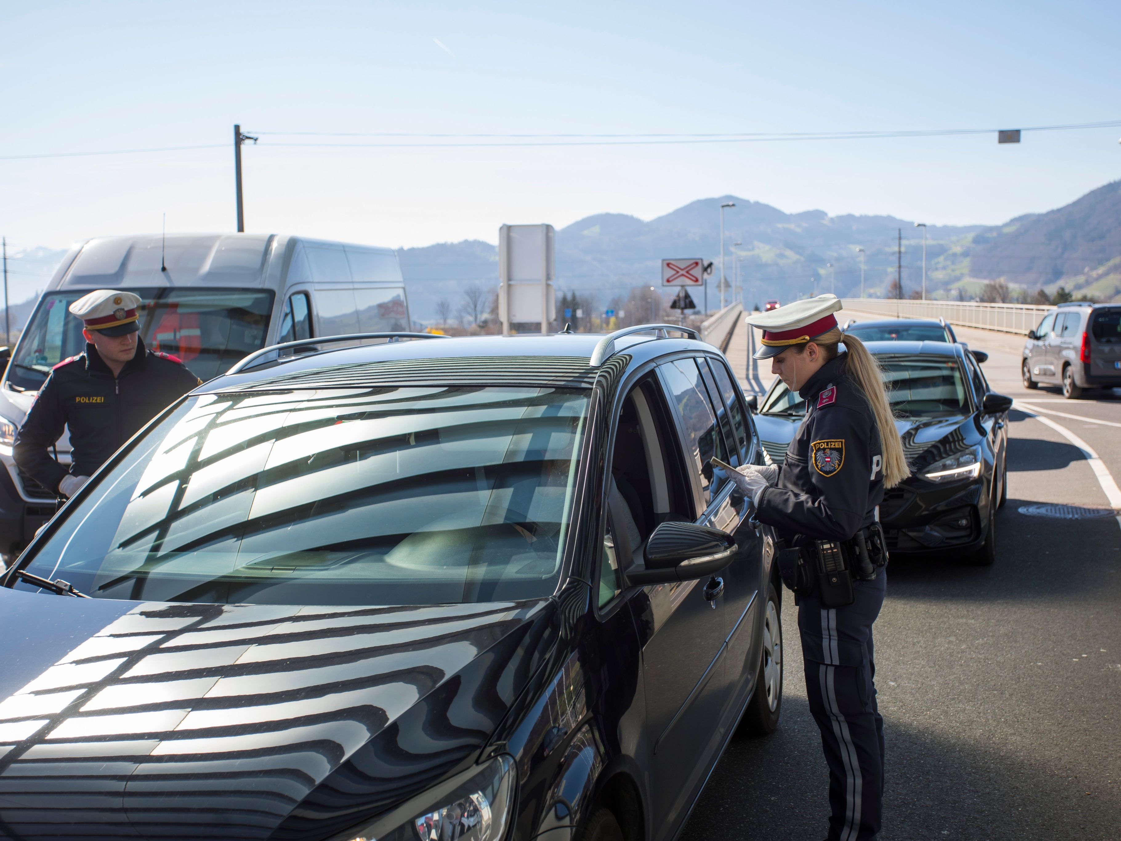 Neue-Spielregeln-auf-Europas-Stra-en-Was-auf-Autofahrer-2026-alles-zukommt